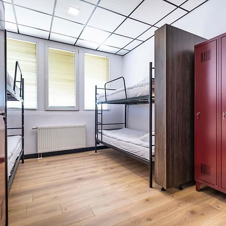 Vola Hostel Warszawa Eksteriør billede