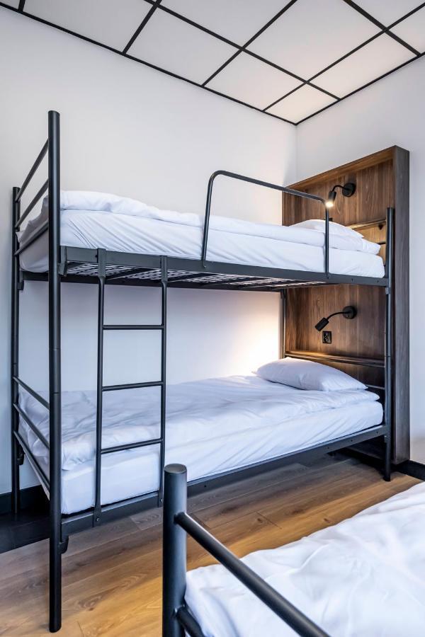 Vola Hostel Warszawa Eksteriør billede