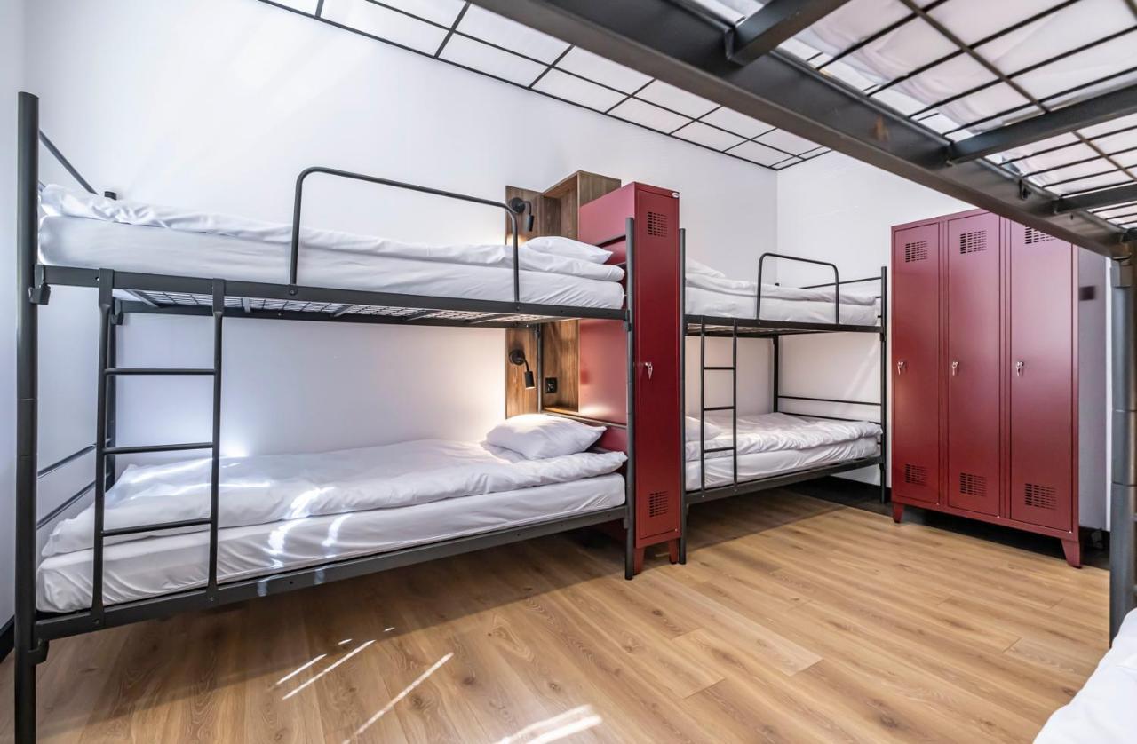 Vola Hostel Warszawa Eksteriør billede