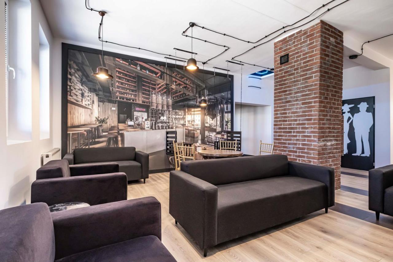 Vola Hostel Warszawa Eksteriør billede