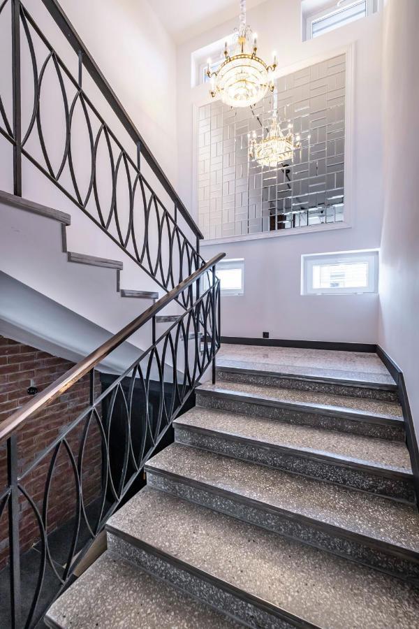 Vola Hostel Warszawa Eksteriør billede