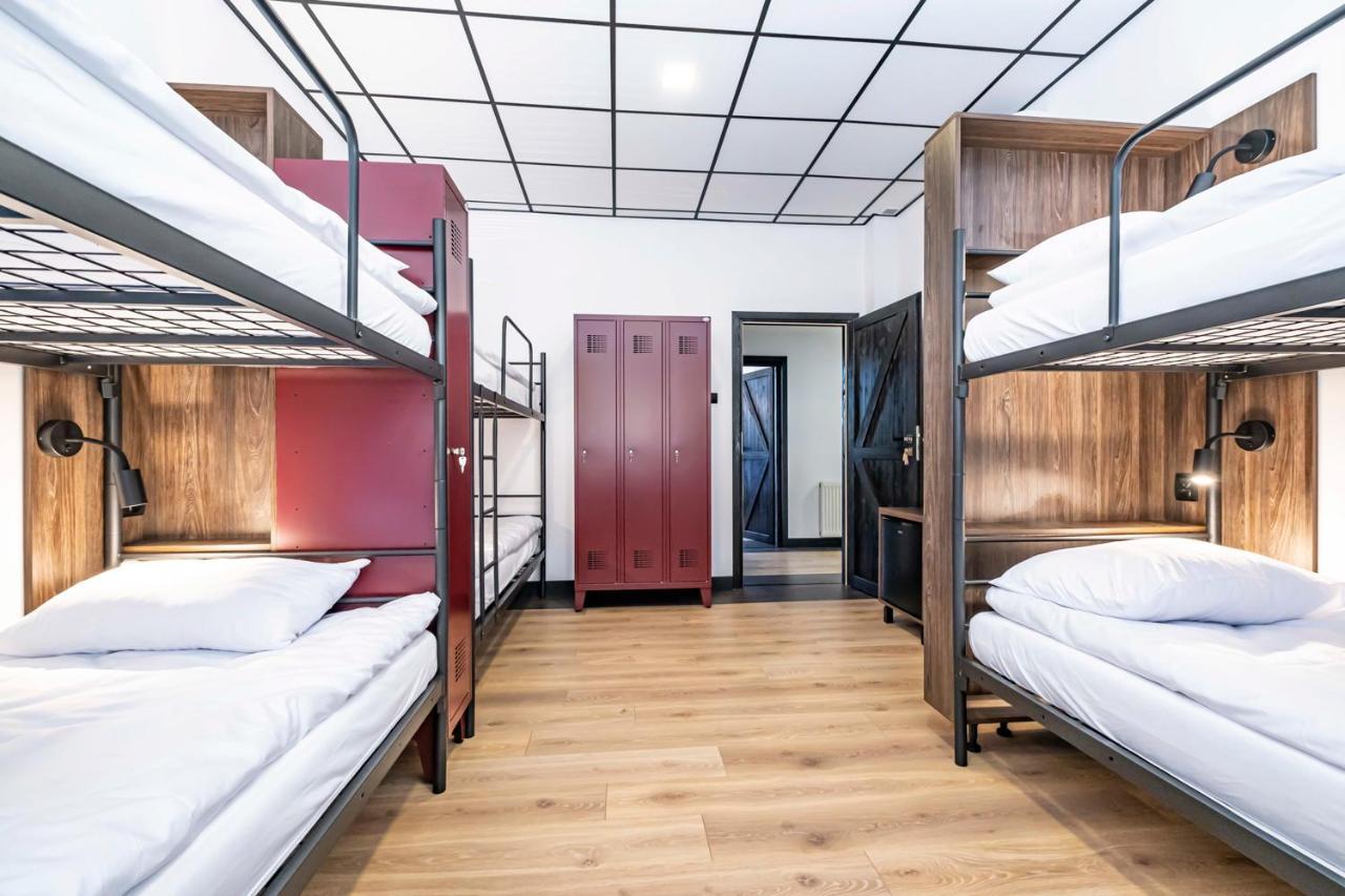 Vola Hostel Warszawa Eksteriør billede