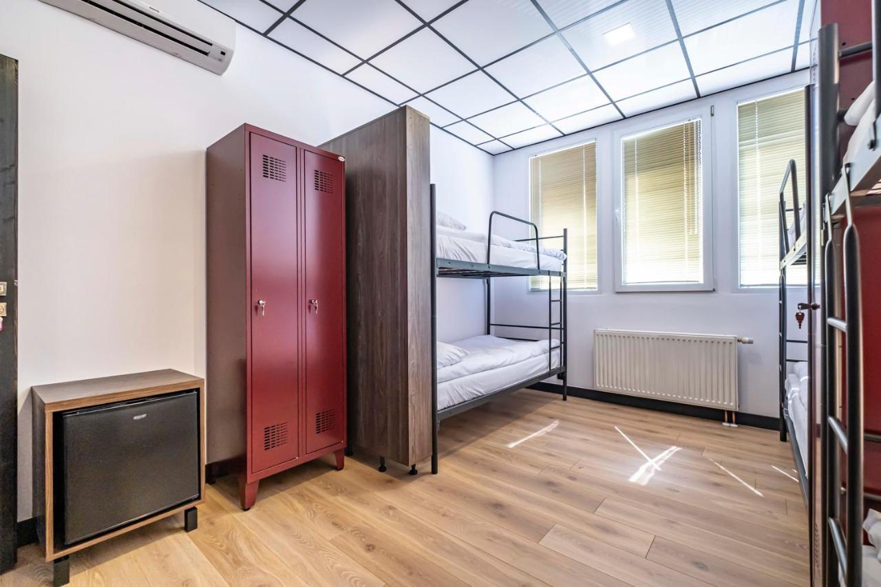Vola Hostel Warszawa Eksteriør billede