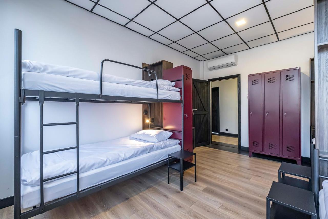 Vola Hostel Warszawa Eksteriør billede