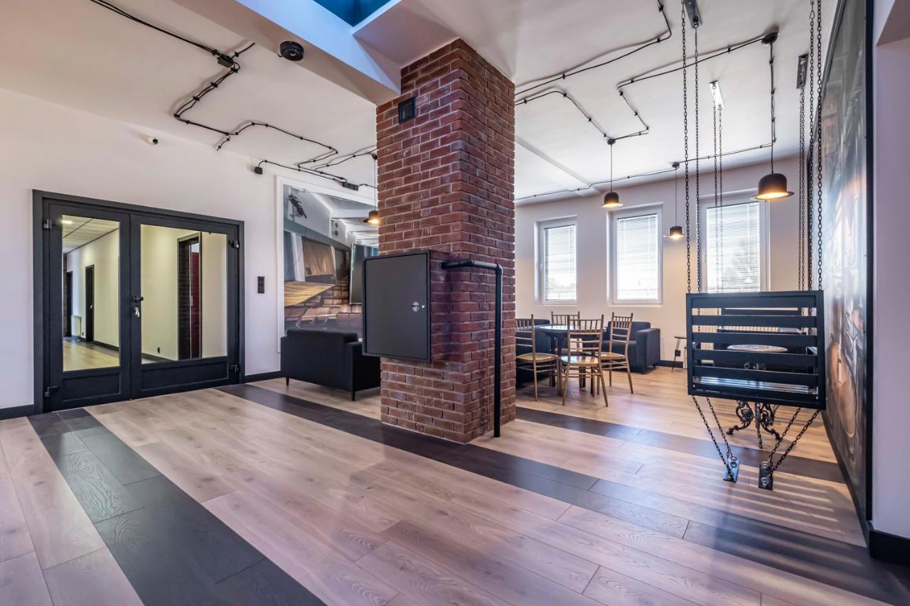 Vola Hostel Warszawa Eksteriør billede