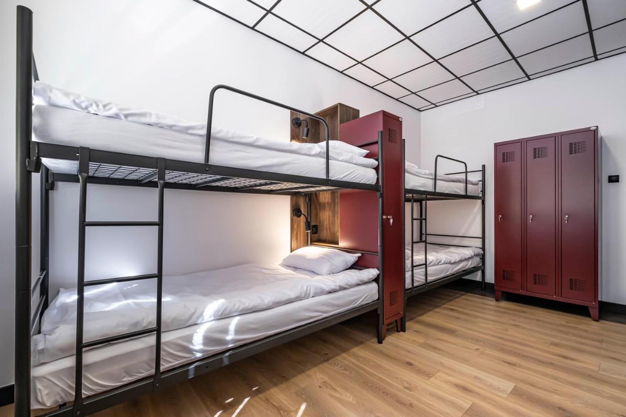 Vola Hostel Warszawa Eksteriør billede
